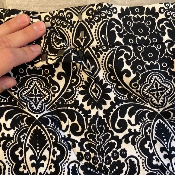Ann Taylor black and white patterned slacks in women’s size 18 - Picture 5 of 8